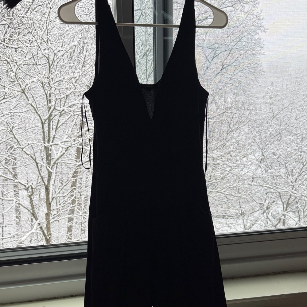 Elegant Black Sleeveless Dress